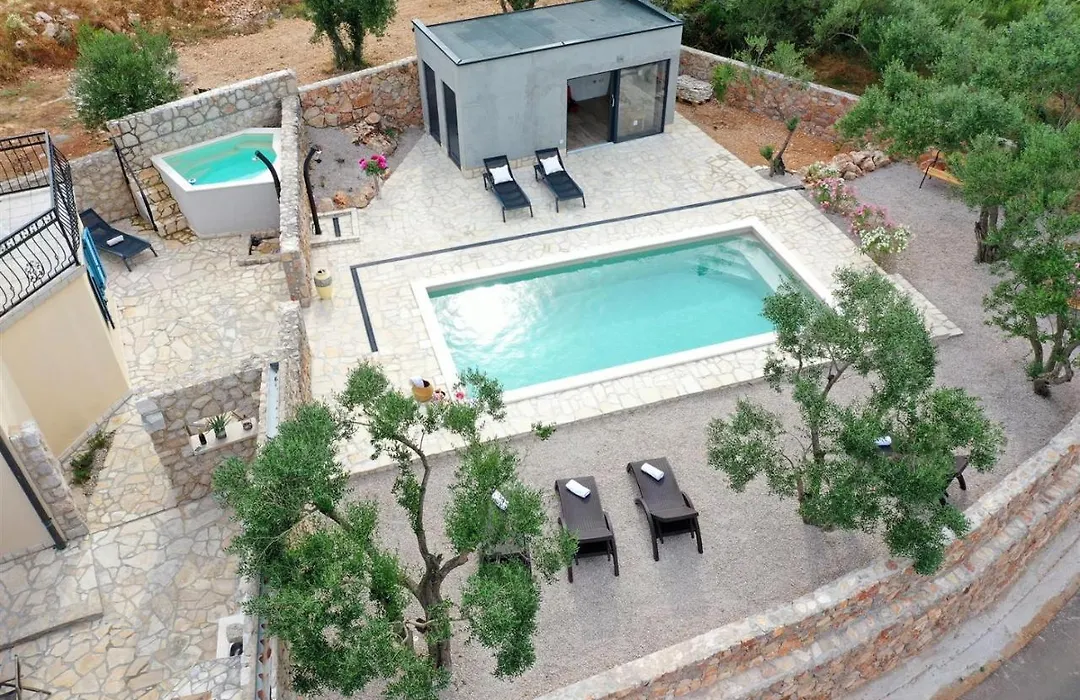 Villa Pinia-1